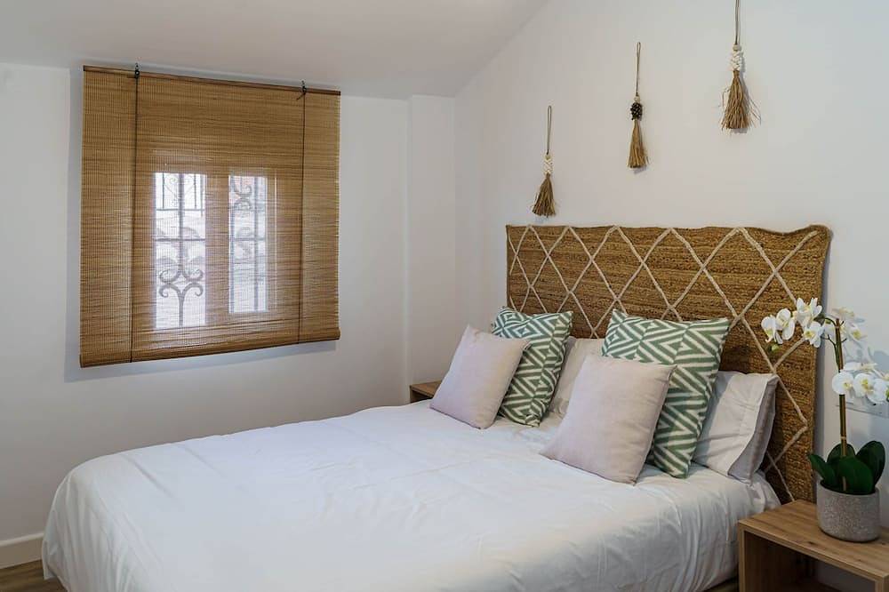 Entire apartment, Apartment with two double bedrooms and equipped kitchen in Canillas de Aceituno, Málaga Province
