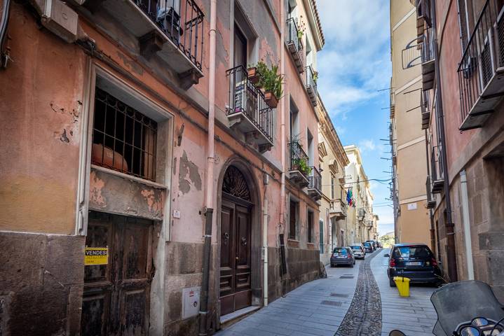 Ganze Wohnung, Ferienwohnung für 2 Personen mit Balkon/Terrasse in Castello (Cagliari), Cagliari