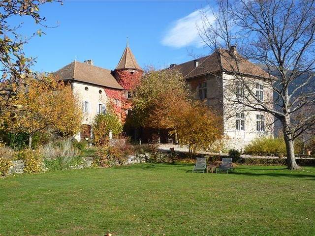 Château de Pâquier - Chambre familiale de la forêt in Saint-Martin-de-la-Cluze, Vercors