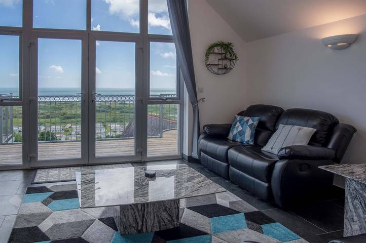 Entire apartment, Nautilus - 2 Bedroom Apartment - Pendine in Carmarthenshire