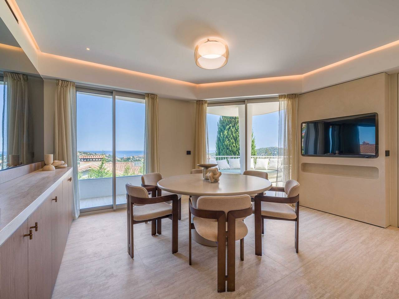 Entire apartment, Exceptional Apartment with Terrace & Sea View in Villefranche-sur-Mer, Mediterranean Coast (France)