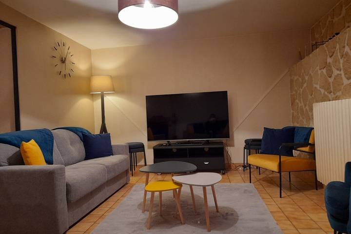 Chambre d’hôte pour 12 personnes, avec jardin et terrasse, animaux acceptés dans l' Isère - 2