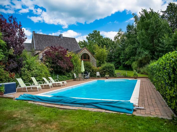 Location de vacances pour 8 personnes, avec piscine ainsi que sauna et jardin, animaux acceptés à Aubel