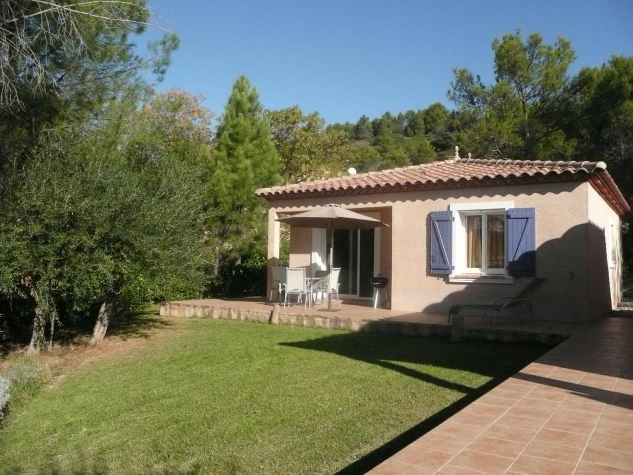 Gîte für 2 Personen mit Pool in Cébazan, Béziers und Umgebung
