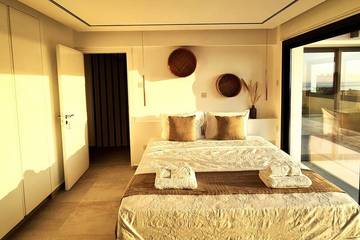 Villa for 12 People in Kato Paphos, South Cyprus, Photo 3