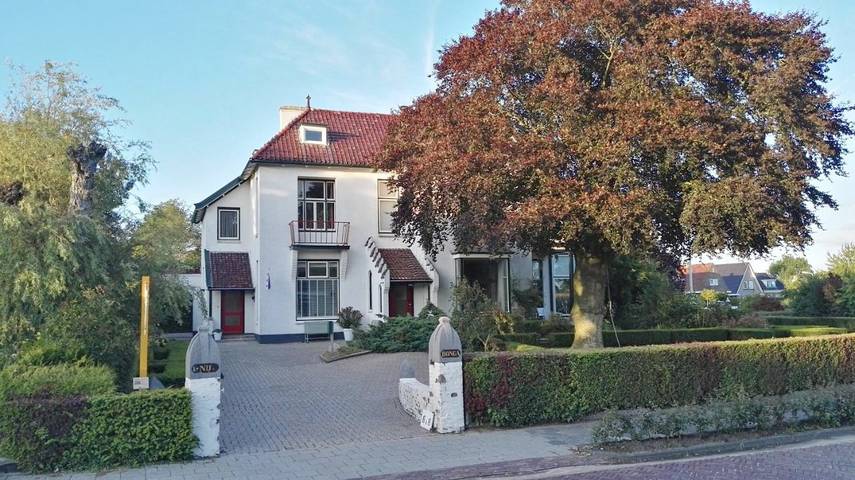 Ferienwohnung für 2 Personen, mit Terrasse und Garten in Holwerd