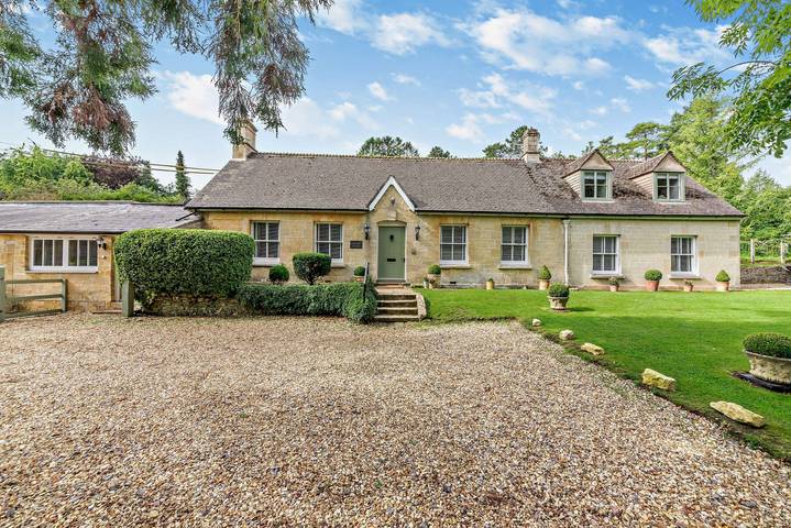 Cottage for 10 people, with garden, with pets in The Cotswolds