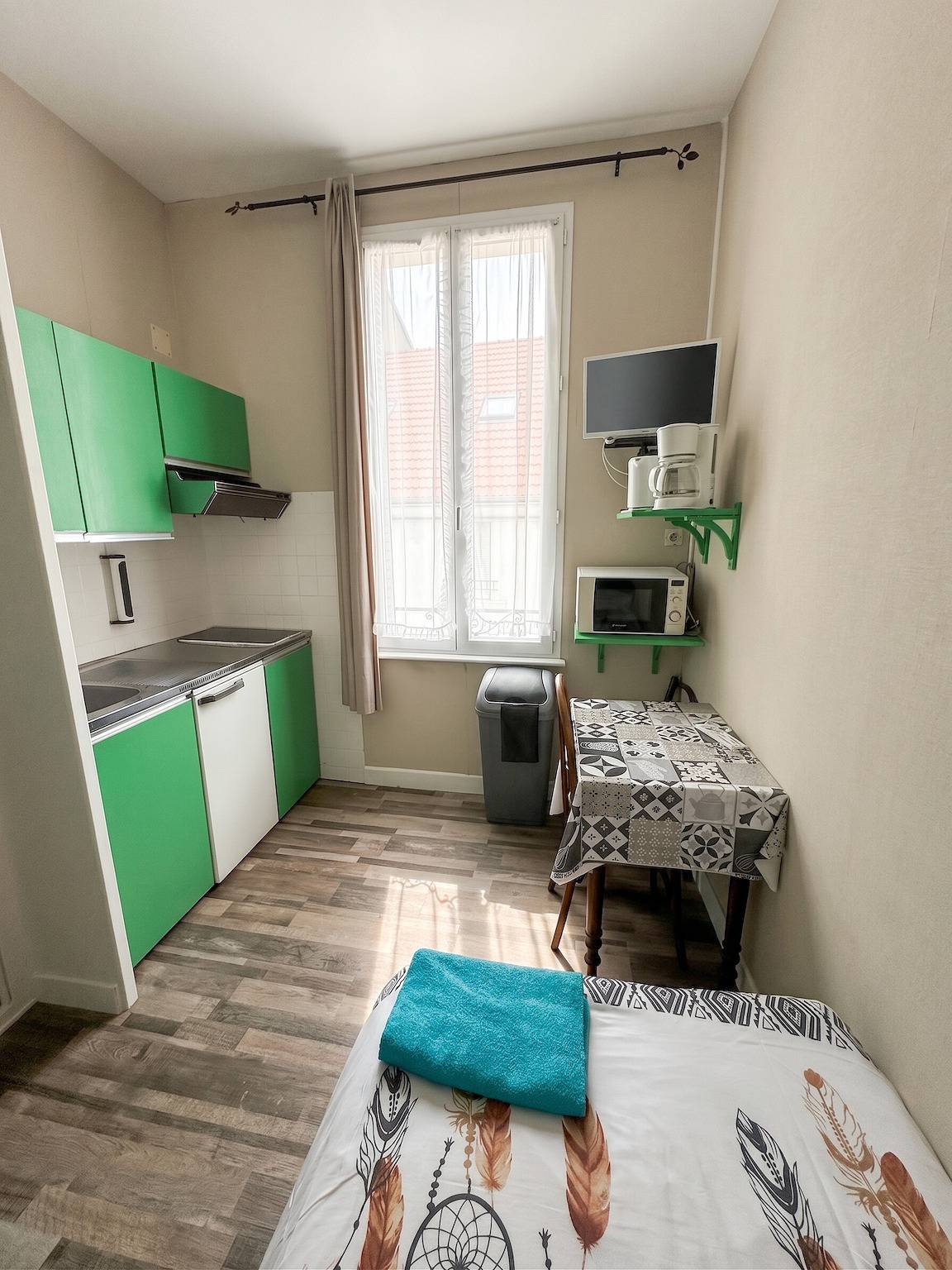Ganzes Studio, Gemütliches Studio in Néris-les-Bains, 10 m² mit Wlan in Néris-les-Bains, Montluçon und Umgebung