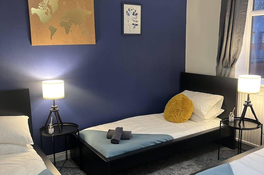 *Kingston house/*contractors/* long stays/*discount/*free parking in Bolton, Greater Manchester