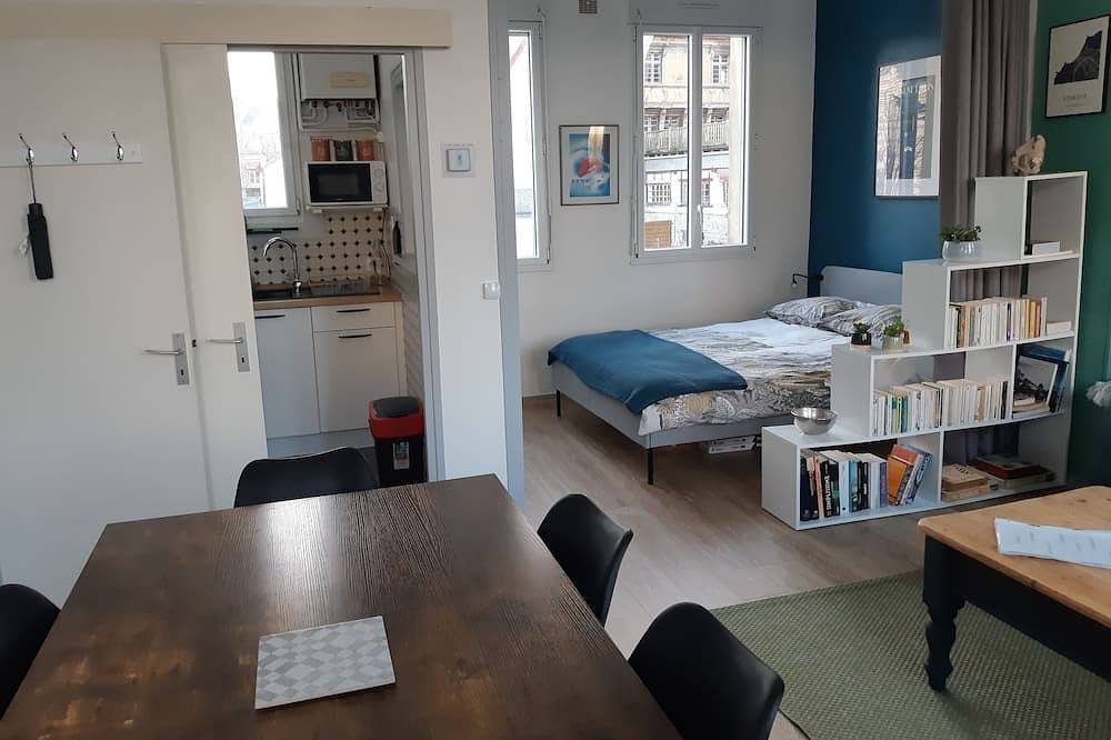 Entire apartment, L'aiguille creuse : Very bright 50m from the sea - 40m2 - 6 pers max in Étretat, Le Havre region