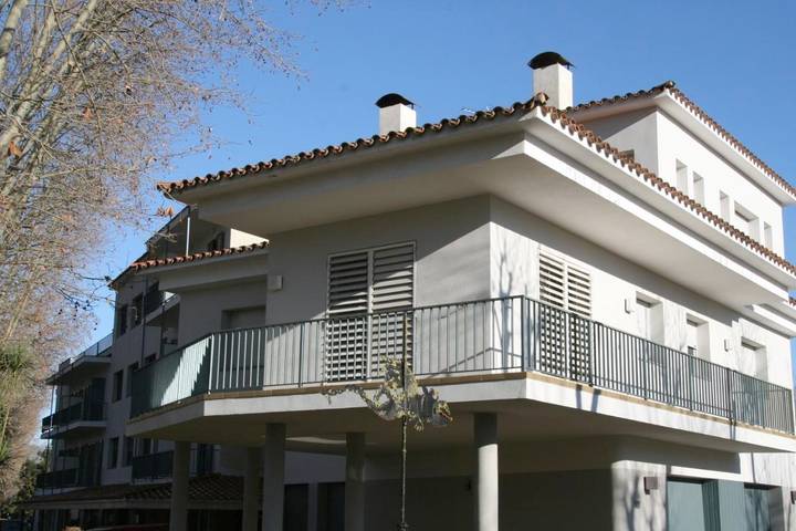 Gîte pour 9 personnes, avec piscine et terrasse à Banyoles - 2