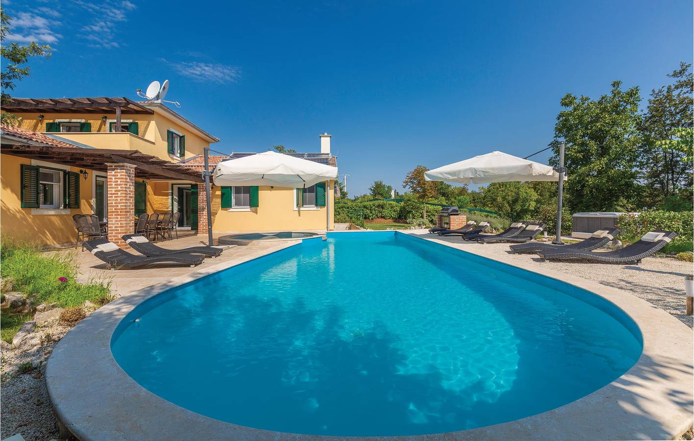 Geräumige 2-Zimmer-Ferienwohnung mit Pool, WLAN, Klimaanlage und Parkplatz in Režanci, Svetvinčenat