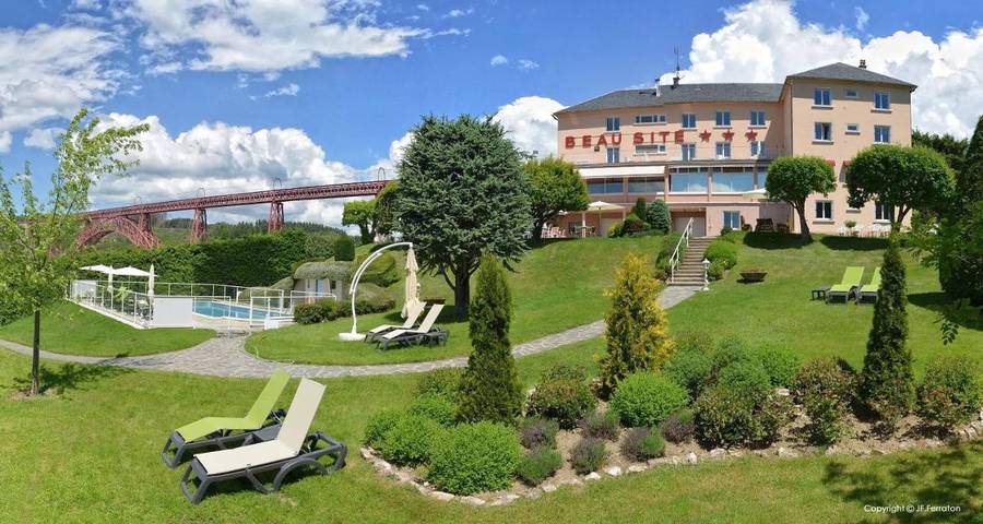 Hôtel pour 2 personnes, avec terrasse ainsi que piscine et jardin