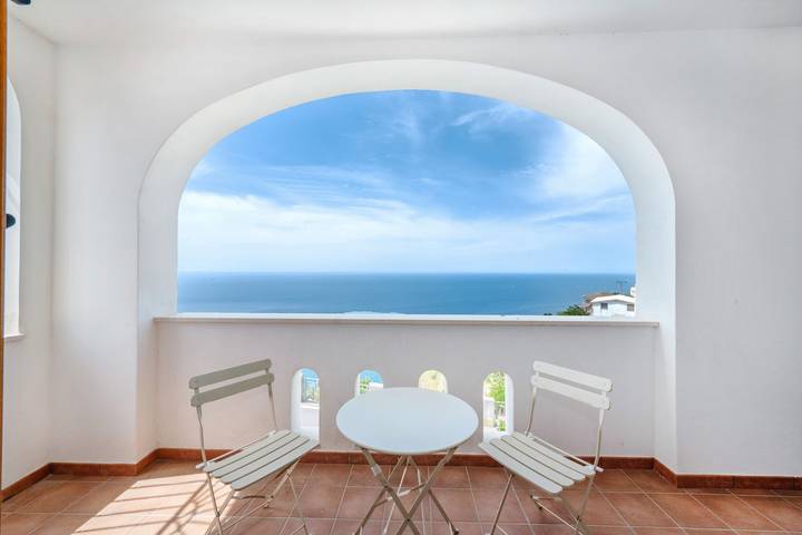 Ferienhaus für 6 Personen, mit Balkon und Terrasse sowie Ausblick in Amalfi