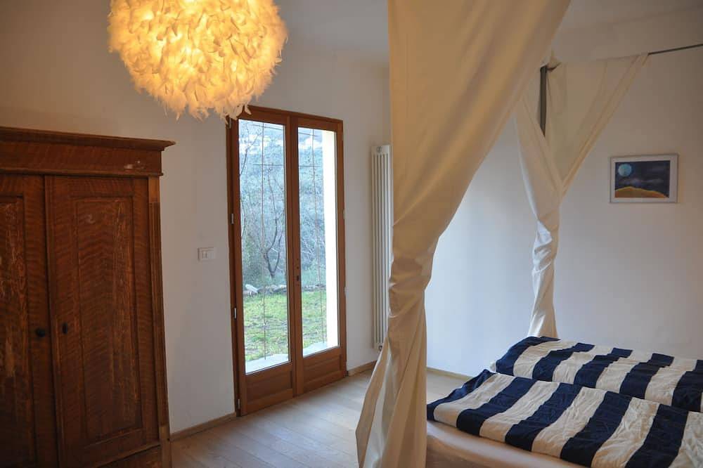 Ein Villa mit sonnigem Garten und Traumblick oberhalb von Dolcedo in Dolcedo, Dolcedo Gemeinde