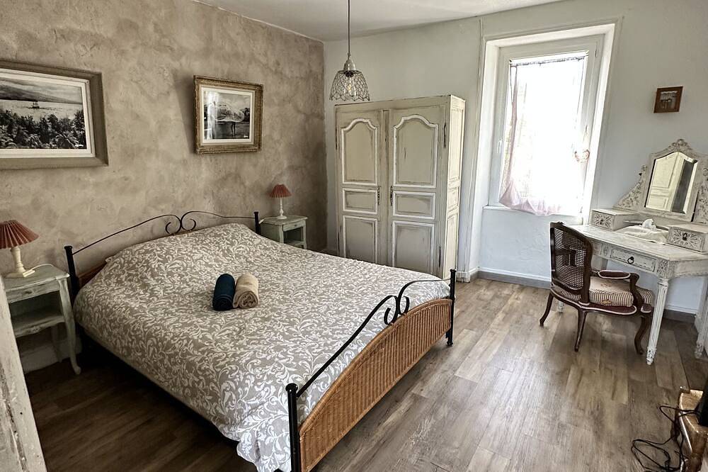 18th century stone house in the heart of the D-Day landing beaches in Ver-sur-Mer, Côte de Nacre