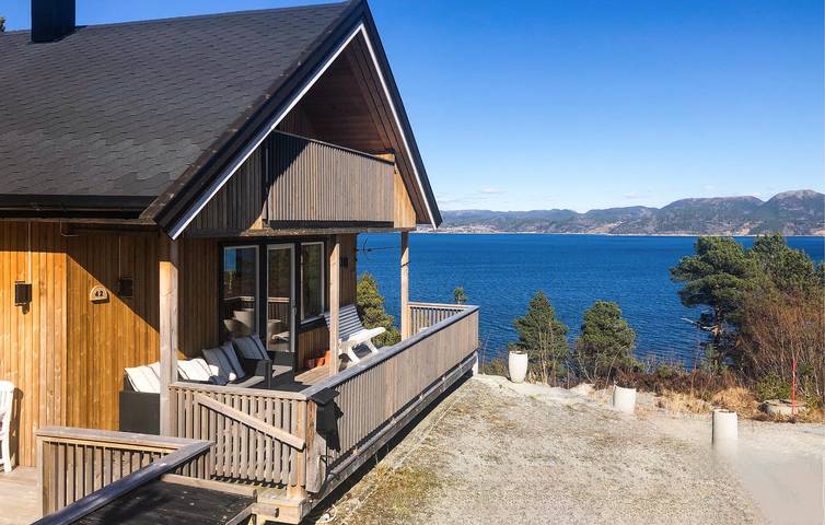 Ferienhaus für 6 Personen, mit Terrasse und Garten in Tröndelag - 2