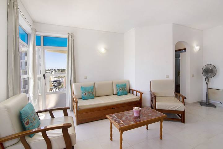 Apartamento entero, Apt. São Rafael 11ºd - Vistas al mar, Wi-Fi y aire acondicionado in Armação de Pêra (costa), Armação de Pera