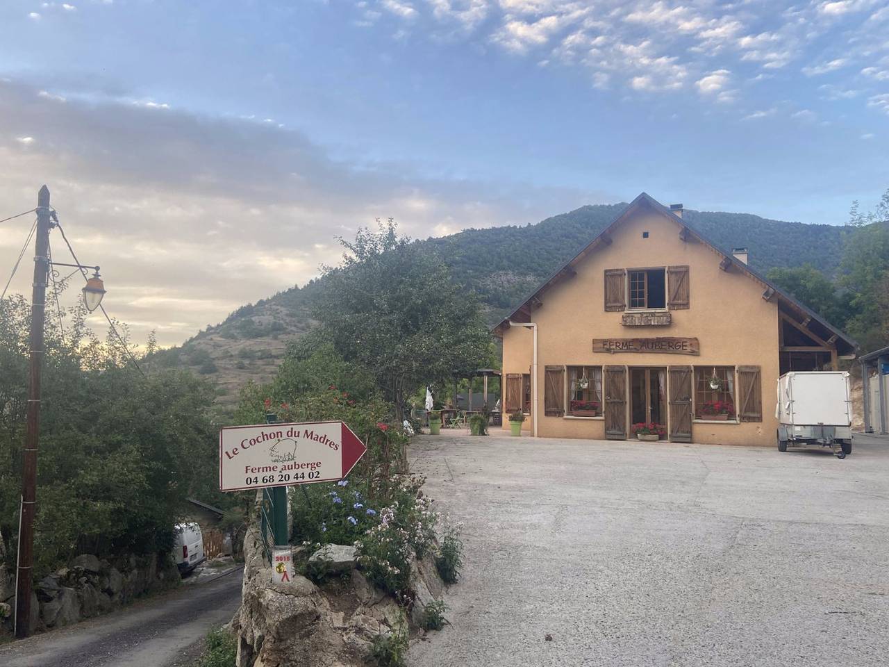 Ferme Auberge le Cochon du Madres - Chambre double vue montagne in Escouloubre, Région de Limoux