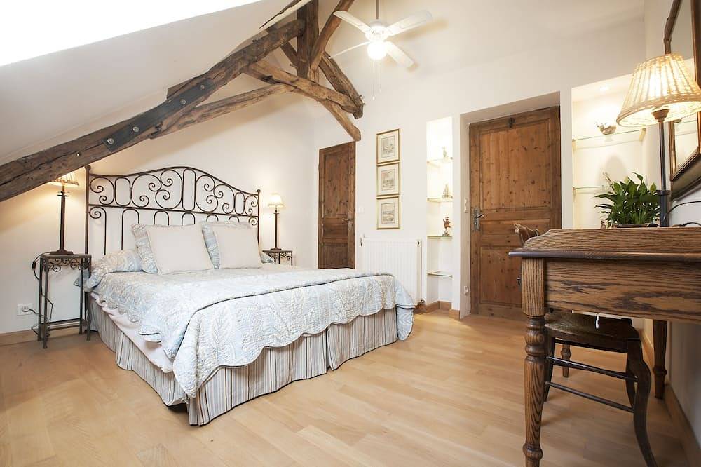 Superbe et spacieux 2 chambres à coucher converties grange appartement. in Cazillac, Lot
