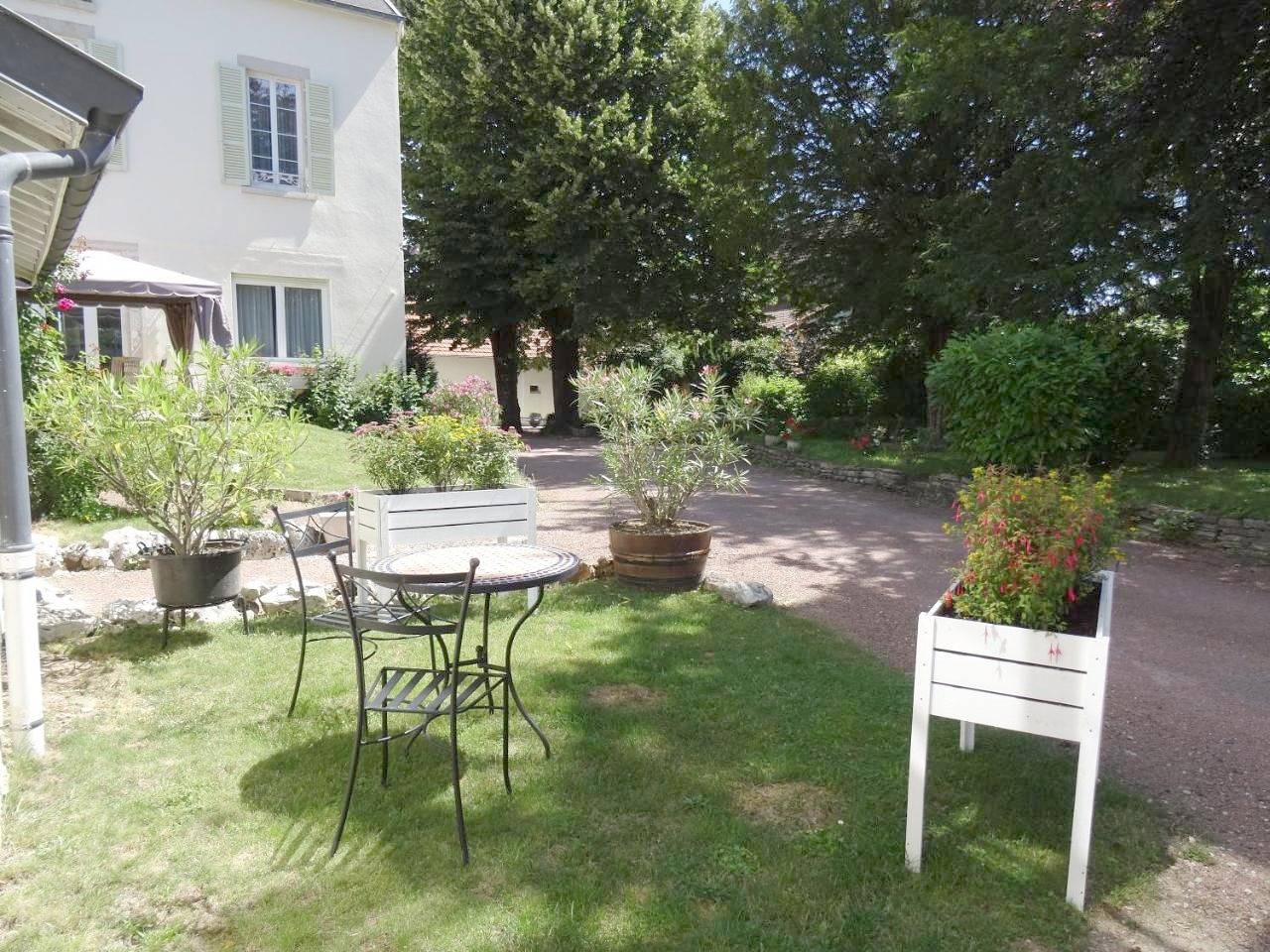 Two-Bedroom House in Nuits-Saint-Georges, Région de Beaune