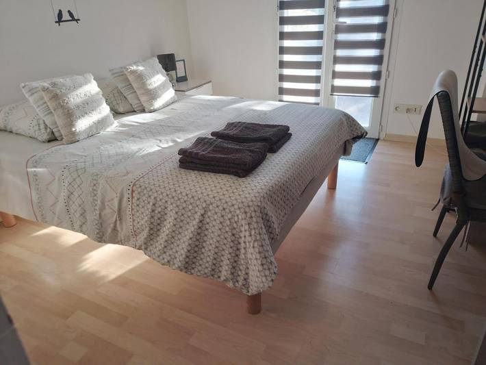 Gîte pour 2 personnes, avec Terrasse ainsi que Jardin et Vue à Saint-Hilaire-Petitville