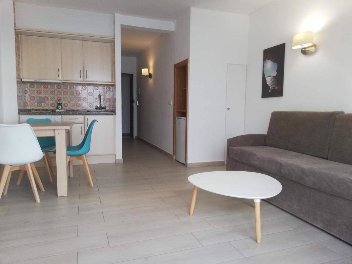 Appartement entier, Apartamentos Orvay in Ocean Beach Ibiza, Sant Antoni de Portmany