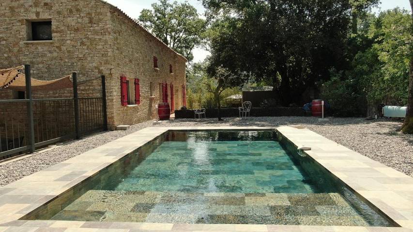 Location de vacances pour 12 personnes, avec piscine et jardin à Faucon - 3