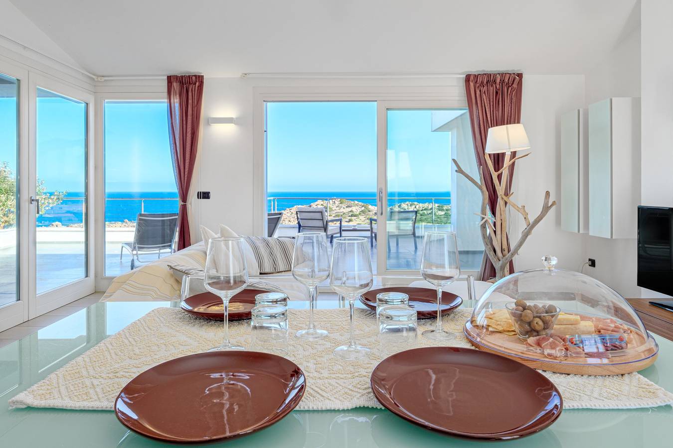 Ganze Wohnung, Ferienwohnung 12 in der Villa Marconi mit Blick auf das Meer und die Berge und Panoramaterrasse in Golfo Aranci, Costa Smeralda