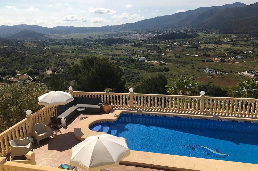 Lujosa villa de 6 habitaciones con vistas panorámicas, ideal para familias. in Xaló, Costa Blanca