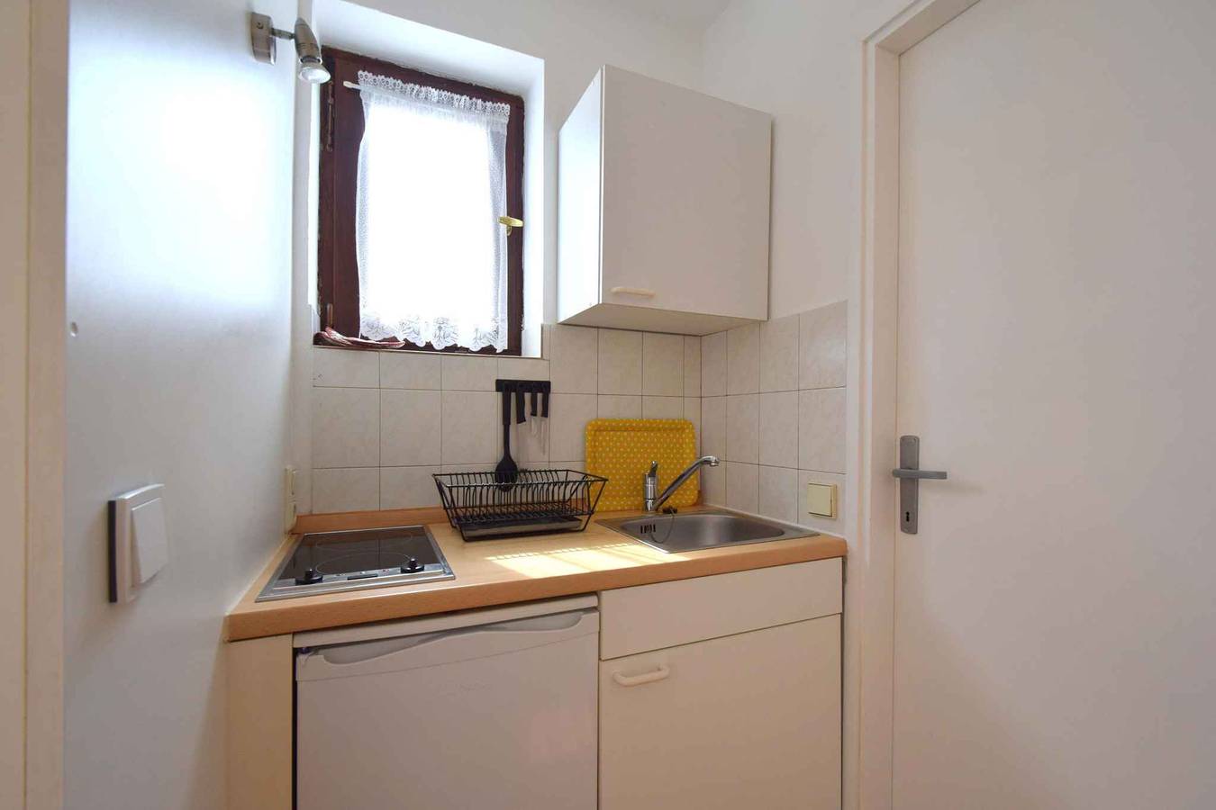 Ganzes Studio, Studio mit Balkon und Internet  in Vantacici, Krk