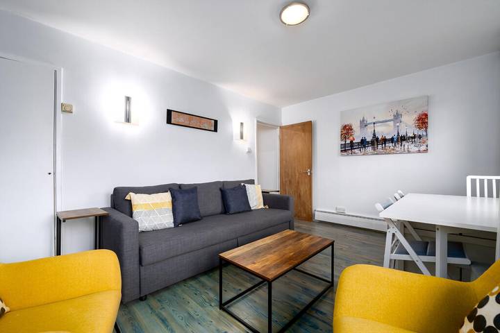 Apartment for 4 people, with balcony in London