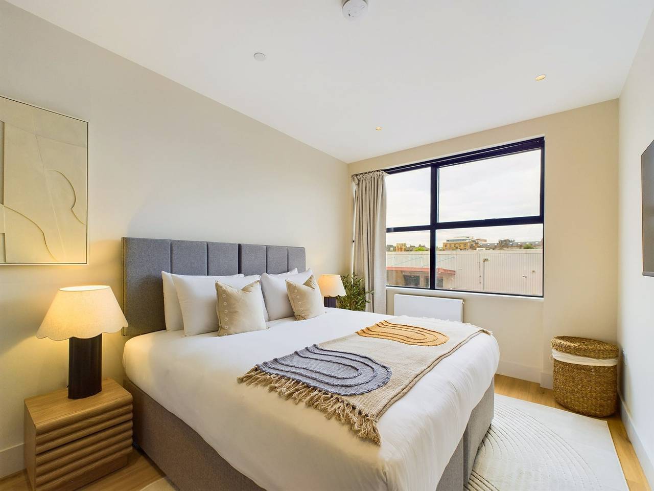 Entire apartment, Stylish St Pancras Apartment in Camden, London