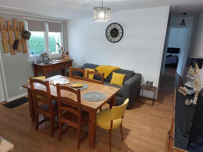 Location de vacances pour 4 personnes, avec piscine ainsi que jardin et jacuzzi à Saint-Hilaire-la-Palud - 2