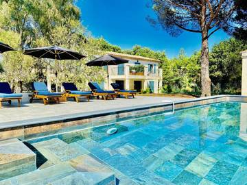 Chambre d’hôte pour 2 personnes, avec vue et piscine ainsi que terrasse et jardin à Saint-Tropez