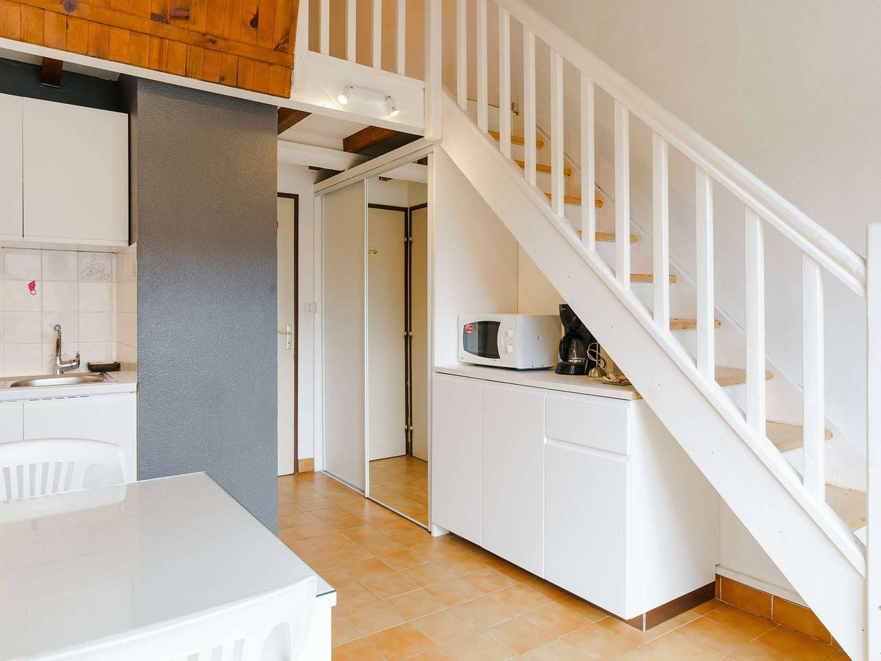 Maison avec 2 pièces et mezzanine proche plage, parking inclus in Narbonne Plage, Narbonne