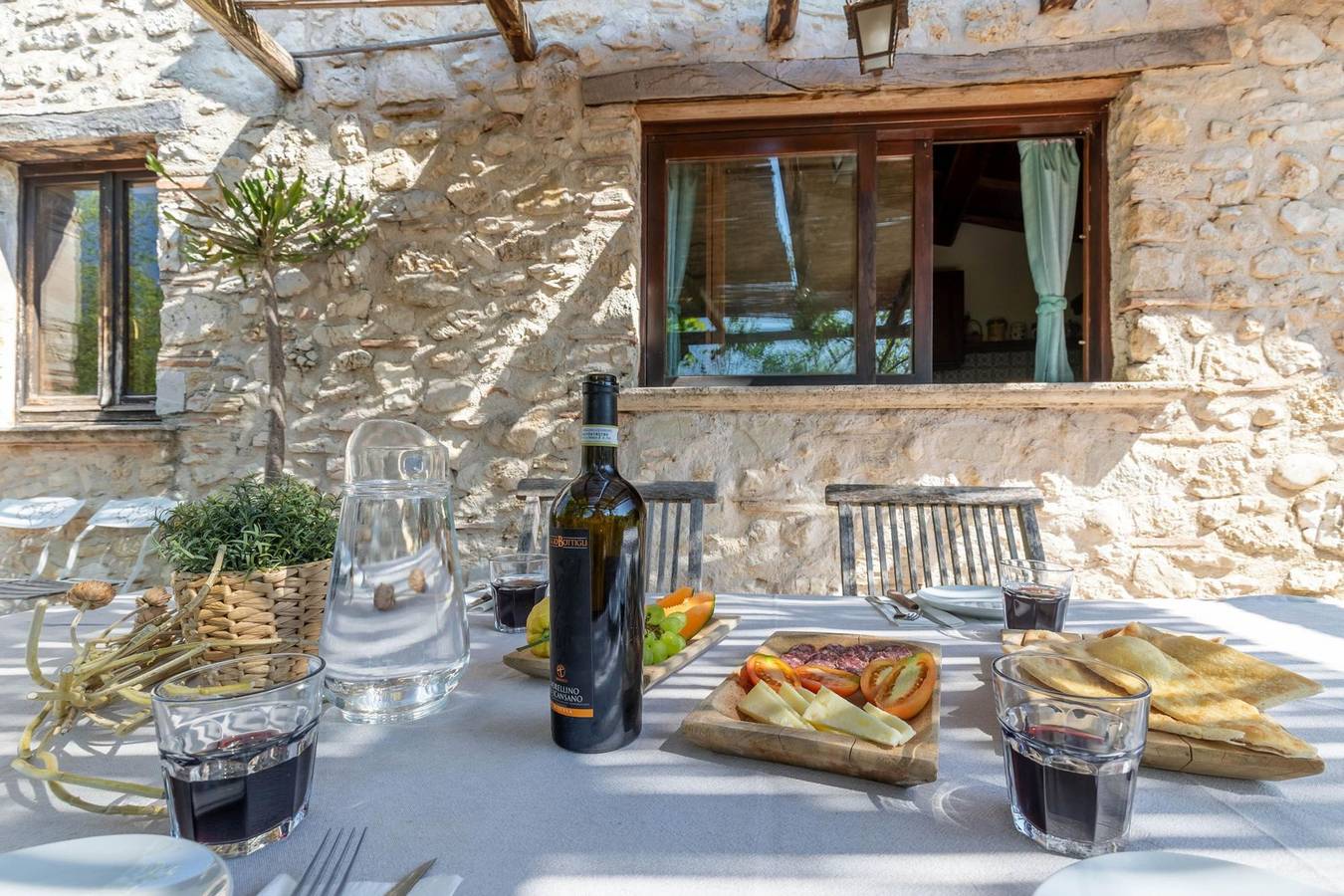Villa per 8 persone con terrazza in Colli sul Velino, Provincia di Rieti