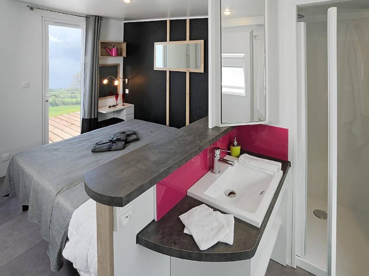 In Wackersdorf mit Whirlpool, Terrasse und Grill in Wackersdorf, Naturpark Oberpfälzer Wald