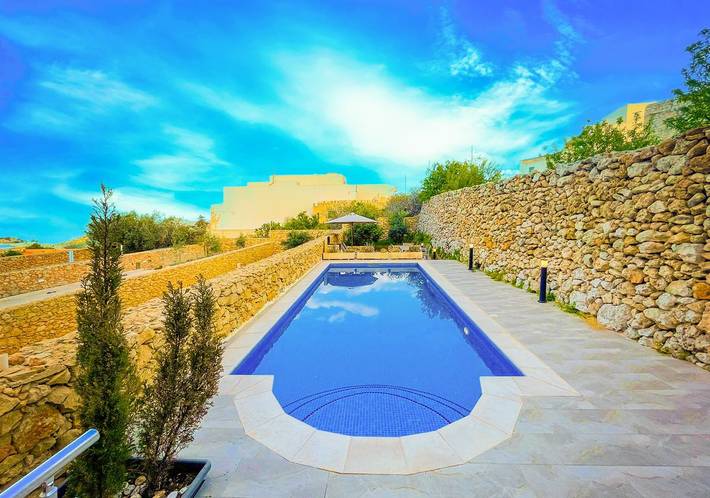 Villa with pool for 6 people, with Hot tub and Pool in Malta