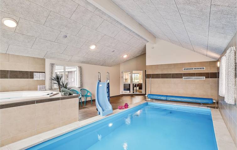 Ferienhaus für 30 Personen, mit Terrasse und Pool sowie Sauna und Whirlpool, mit Haustier in Hostrup Strand - 2