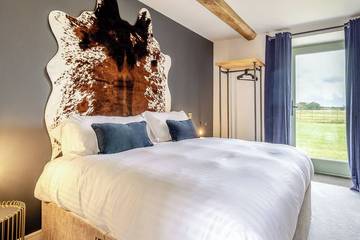 Log Cabin for 8 People in Shrewsbury, Shropshire, Photo 2