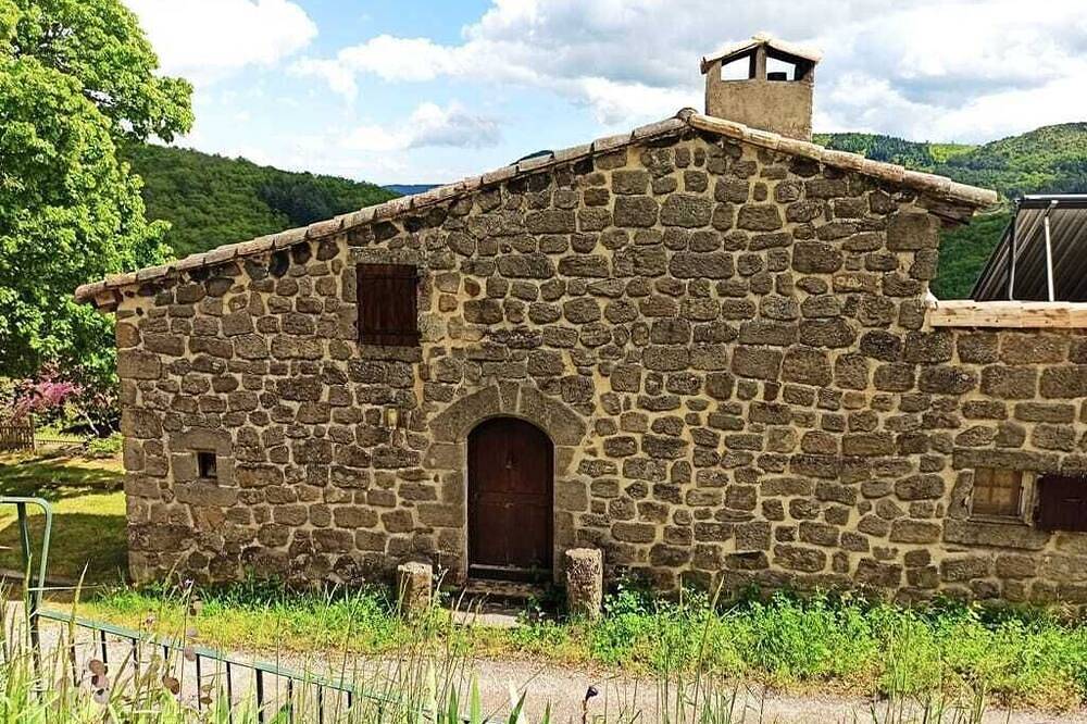 Gîte 2 personnes sur 2 niveaux in Pourchères, Parc naturel régional des Monts d'Ardèche