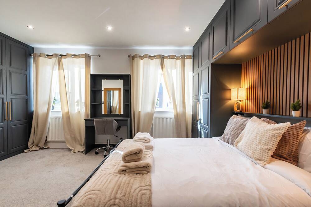 Open Mind Property- 6Br Home, Hot Tub & Free Parking in Fareham, Hampshire