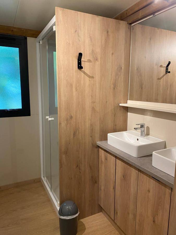 Location de vacances pour 4 personnes, avec vue et jardin ainsi que bassin pour enfant et piscine à Junas - 2