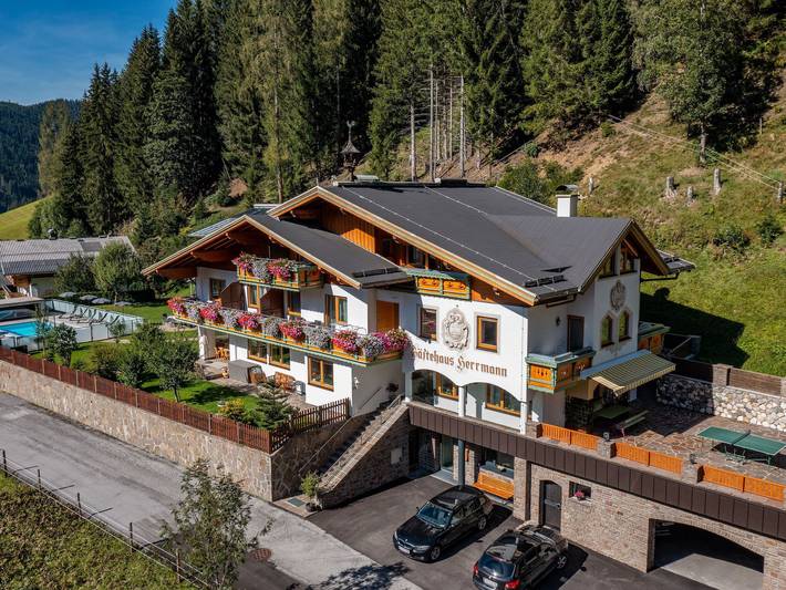 Zimmer für 2 Personen, mit Balkon und Terrasse sowie Garten und Pool