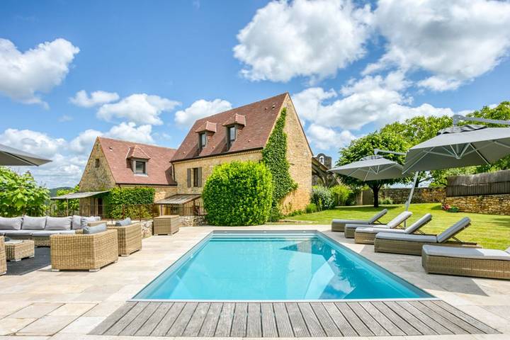 Location de vacances pour 10 personnes, avec jardin et terrasse à Sainte-Mondane