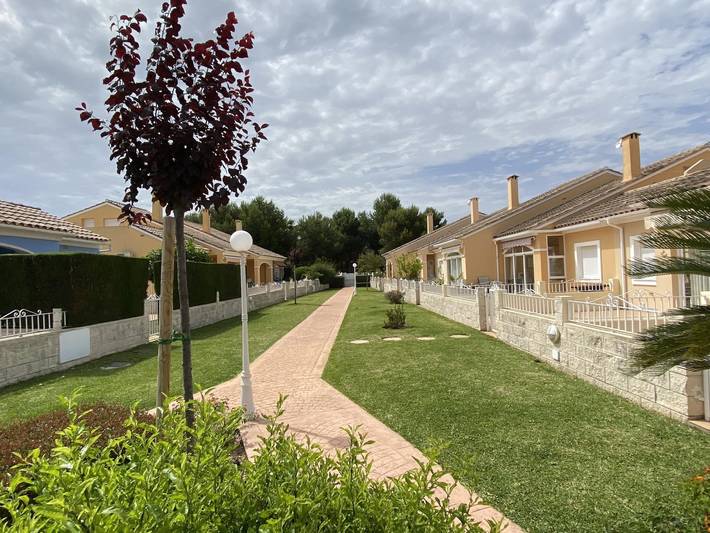 Apartamento de férias inteiro, Apartamento de 2 dormitorios para 4 personas. Oasis Park Denia. in El Verger, Costa Blanca