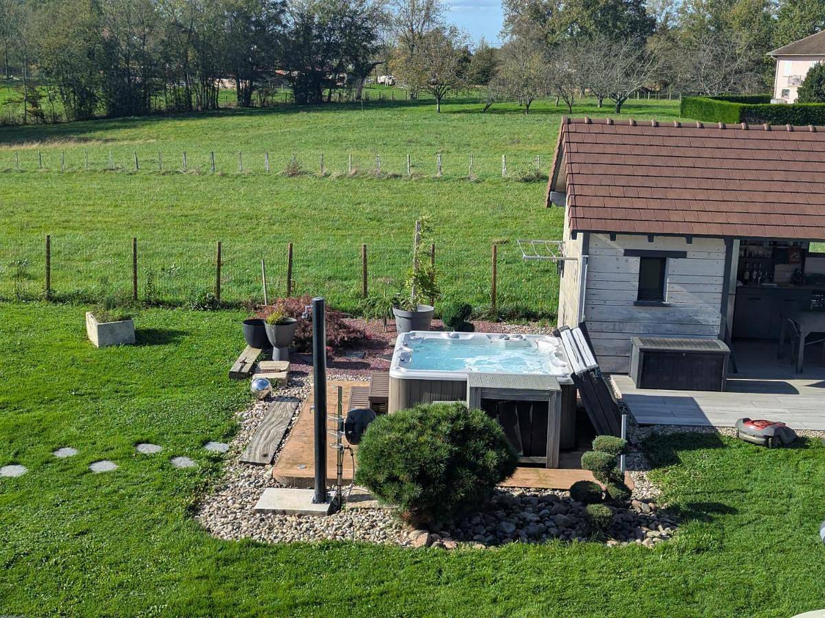 Gite les Caravottes 4 Etoiles avec Jacuzzi - Jura in Courlaoux, Jura