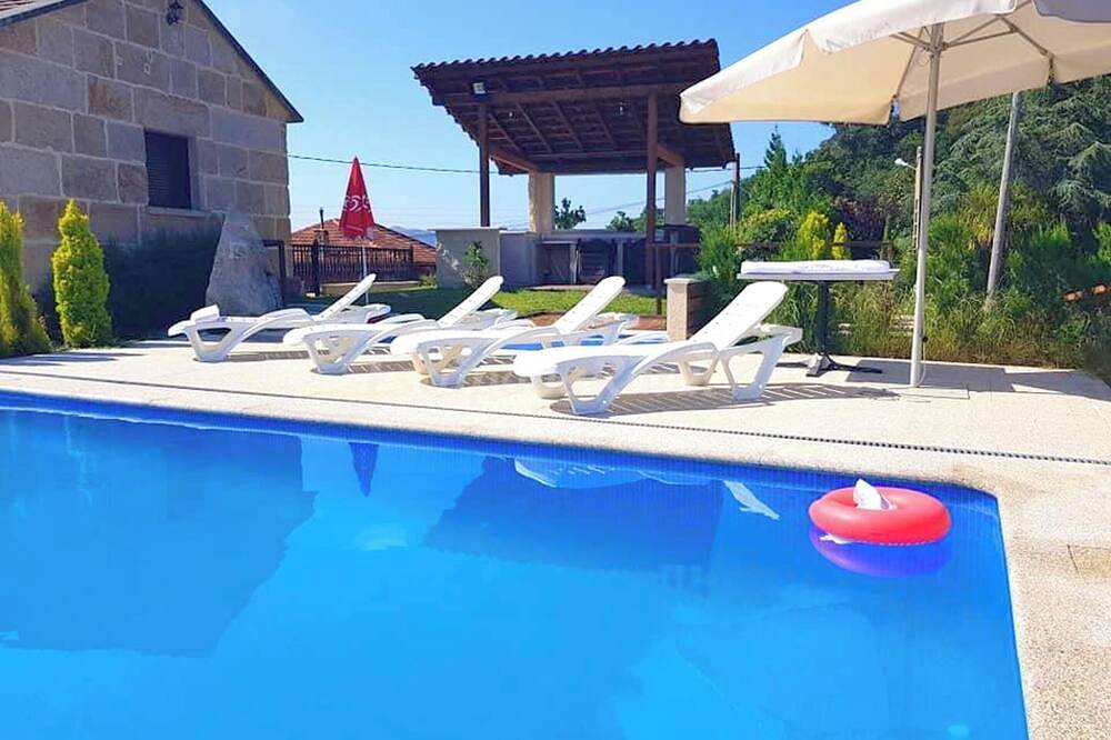 Homerez - Casa elegante en Pontevedra + piscina privada in La Lama, Provincia de Pontevedra