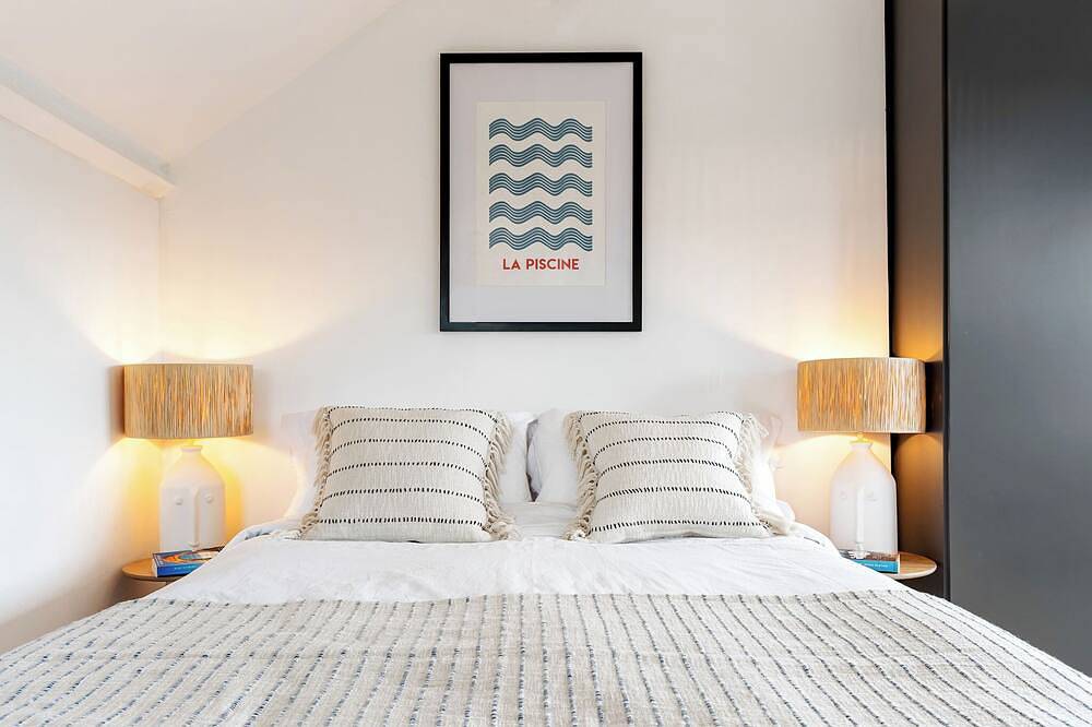 Waterside cottage with sea views & log burner in Flushing, Cornwall